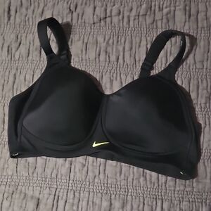 Nike Women's Black and Yellow Sports Bra